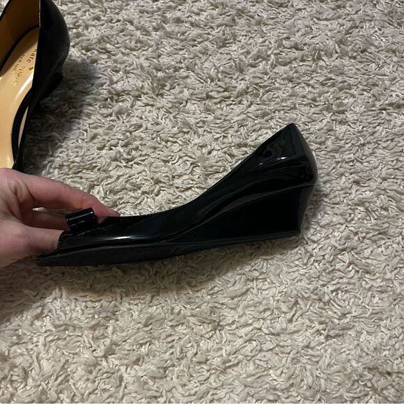 Kate Spade Black Bow Wedge size 7B - Picture 13 of 14
